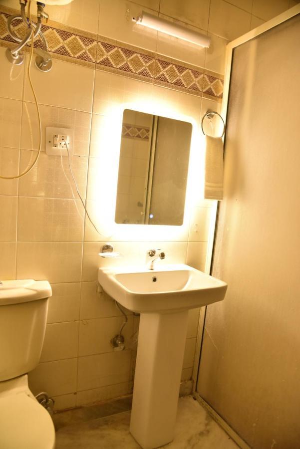 Jay Ally - Boutique Hotel Нью-Дели Экстерьер фото